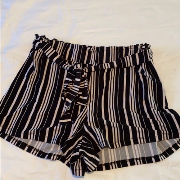 Rue 21 striped shorts - Picture 1 of 2